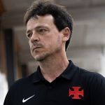 Diniz reage à bronca em jogadores do Vasco: ‘Sou duro, mas sou muito amoroso’