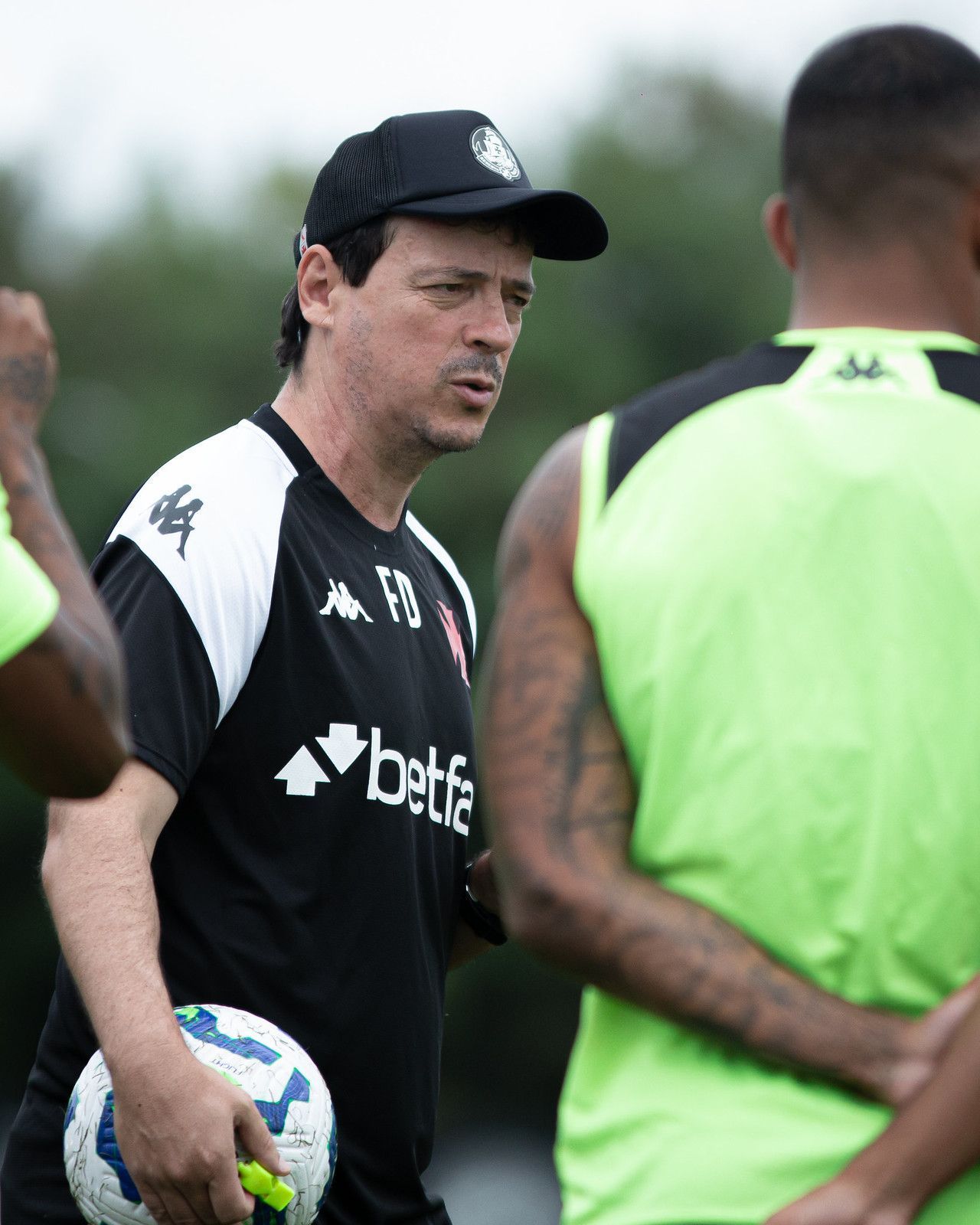 Diniz aposta na base do Vasco para último jogo antes da pausa no Brasileiro