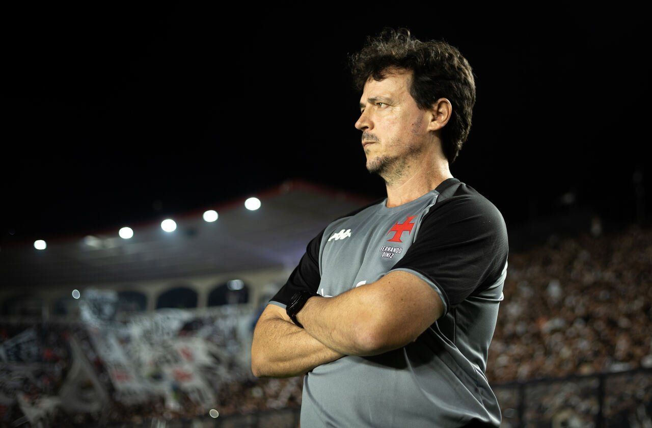 Fernando Diniz completa um turno no comando do Vasco; veja os números