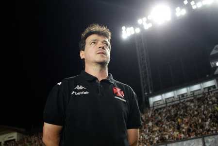 Fernando Diniz em jogo do Vasco