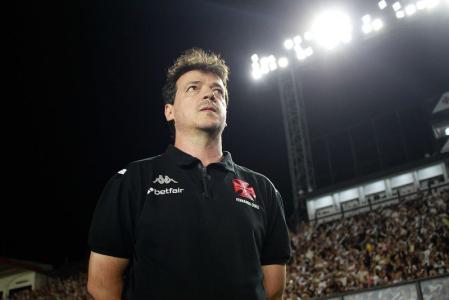 Fernando Diniz em jogo do Vasco