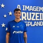 Dinenno manda recado à torcida do Cruzeiro após ser oficializado como reforço