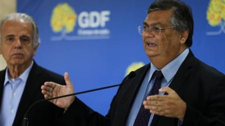 Dino (em primeiro plano) e Múcio vão se reunir no Palácio do Planalto