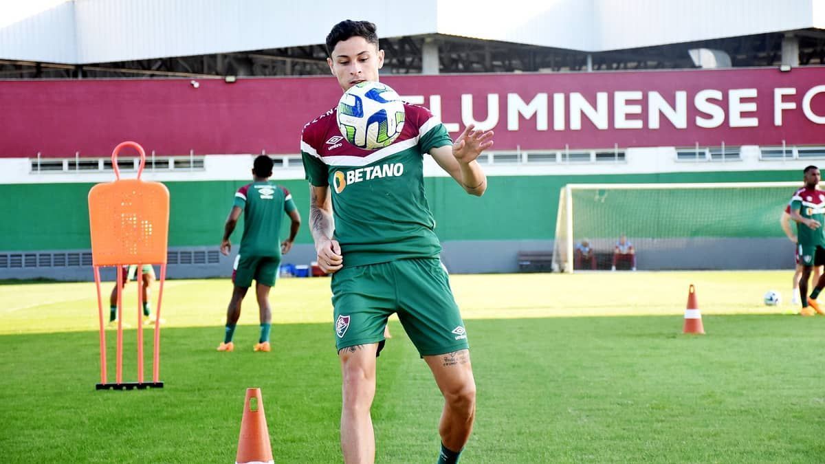 Reforço do Fluminense, Diogo Barbosa comemora chance com Diniz