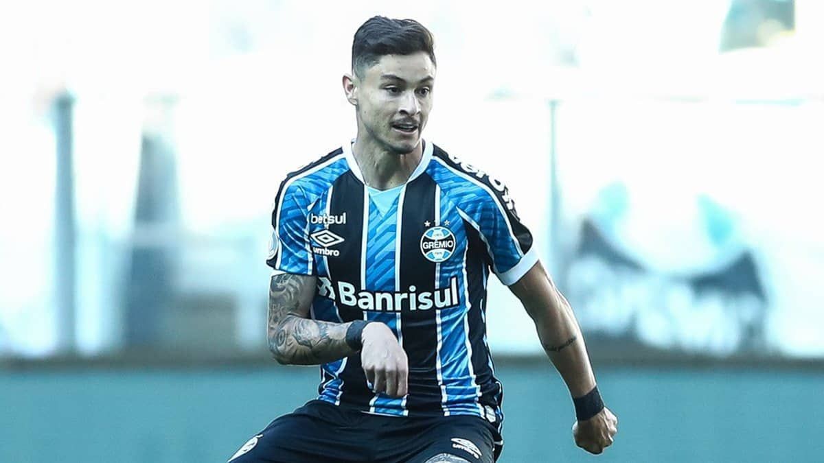 Fluminense finaliza detalhes e acerta com Diogo Barbosa até o fim de 2024