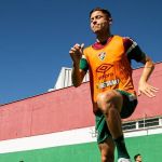 Diogo Barbosa destaca disputa com Marcelo no Fluminense: 'Messi da posição'