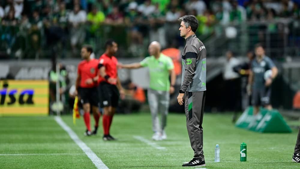 América: Giacomini cita gramado em goleada e comenta motivação para 2024