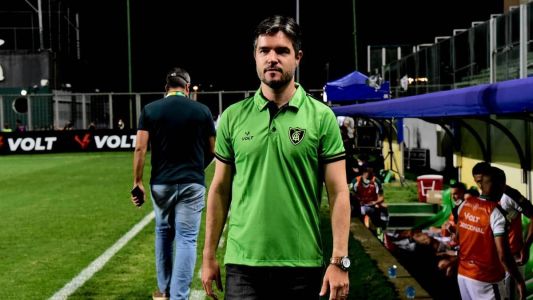 Diogo Giacomini na única vez em que foi técnico interino no América, em 2021, no empate com o Bahia por 0 a 0