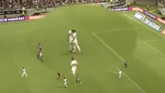 Diogo Oliveira agrediu Kuscevic com cabeçada durante o jogo com o Atlético