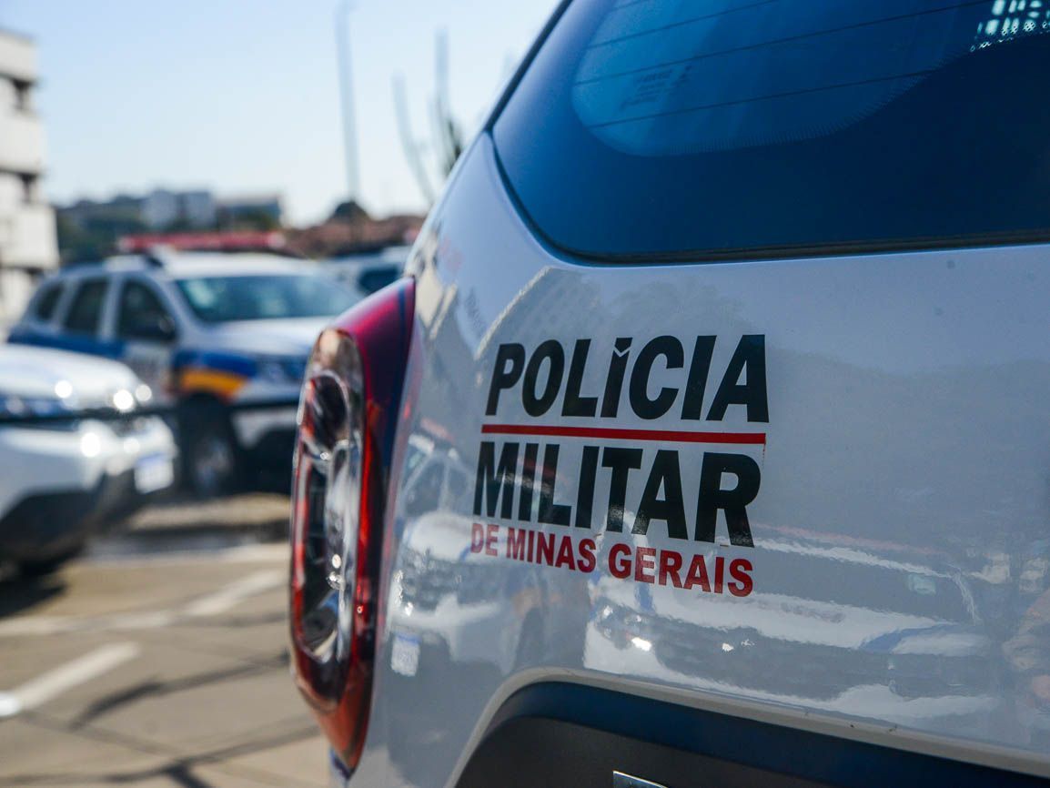 Homem morre vítima de golpe de faca e suspeitos são procurados em Varginha