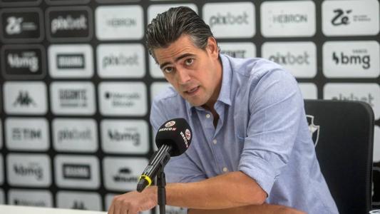 Diretor de futebol do Vasco, Paulo Bracks, está pressionado