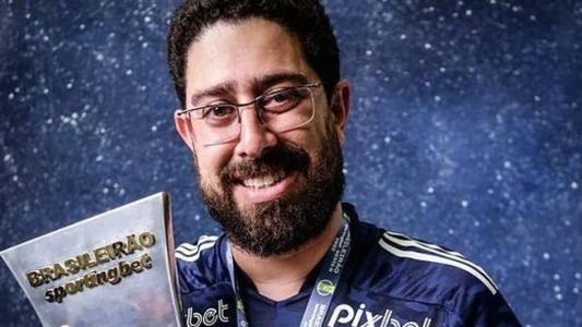 Diretor ficou pouco mais de um ano no Cruzeiro