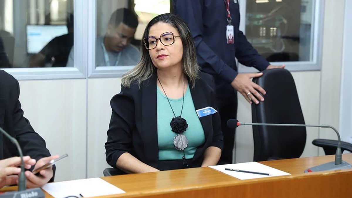Diretora confirma à CPI que empresa de ônibus opera mesmo sem aval da Prefeitura de BH