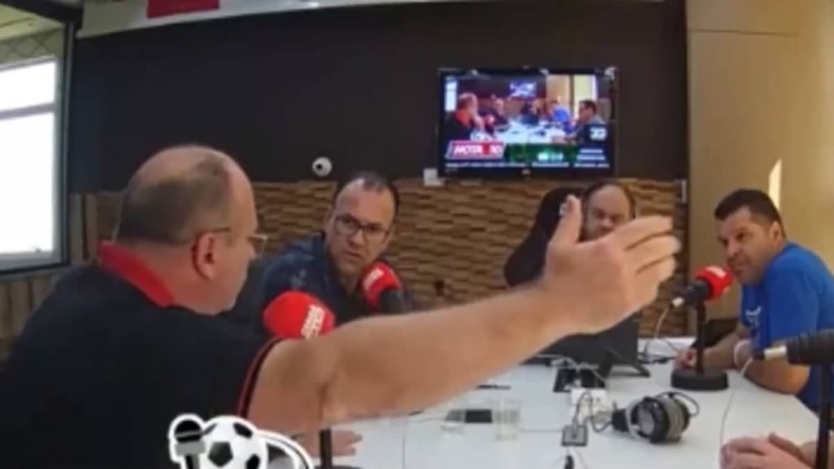 Vice de clube brasileiro perde o controle em rádio: 'Temos feito o impossível para deixar aquela porcaria aberta'