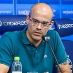 Vice do Grêmio contesta repórter e protagoniza discussão ao vivo; assista