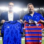 Dirigentes de Cruzeiro e Fortaleza trocam presentes antes de jogo do Brasileirão