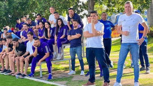 Dirigentes do Cruzeiro assistiram à final contra o Coimbra, na Toca da Raposa II