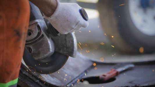 Disco atingiu a veia femoral da vítima