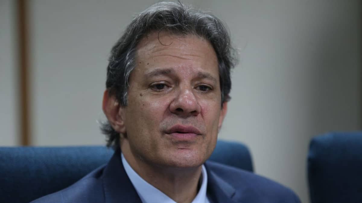 Discutir política monetária não é afrontar a autoridade monetária, diz Haddad em evento com Campos Neto