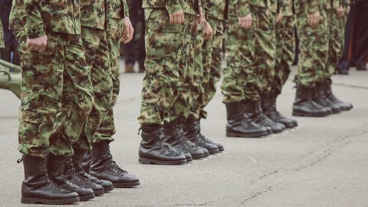 Estado deve indenizar ex-militar do exército atingido por tiro no pé dado por presidiário