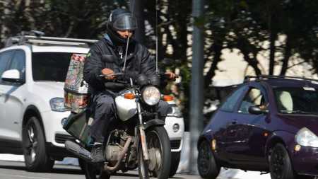 Distribuição de antenas faz parte de ação do Dia Nacional do Motociclista