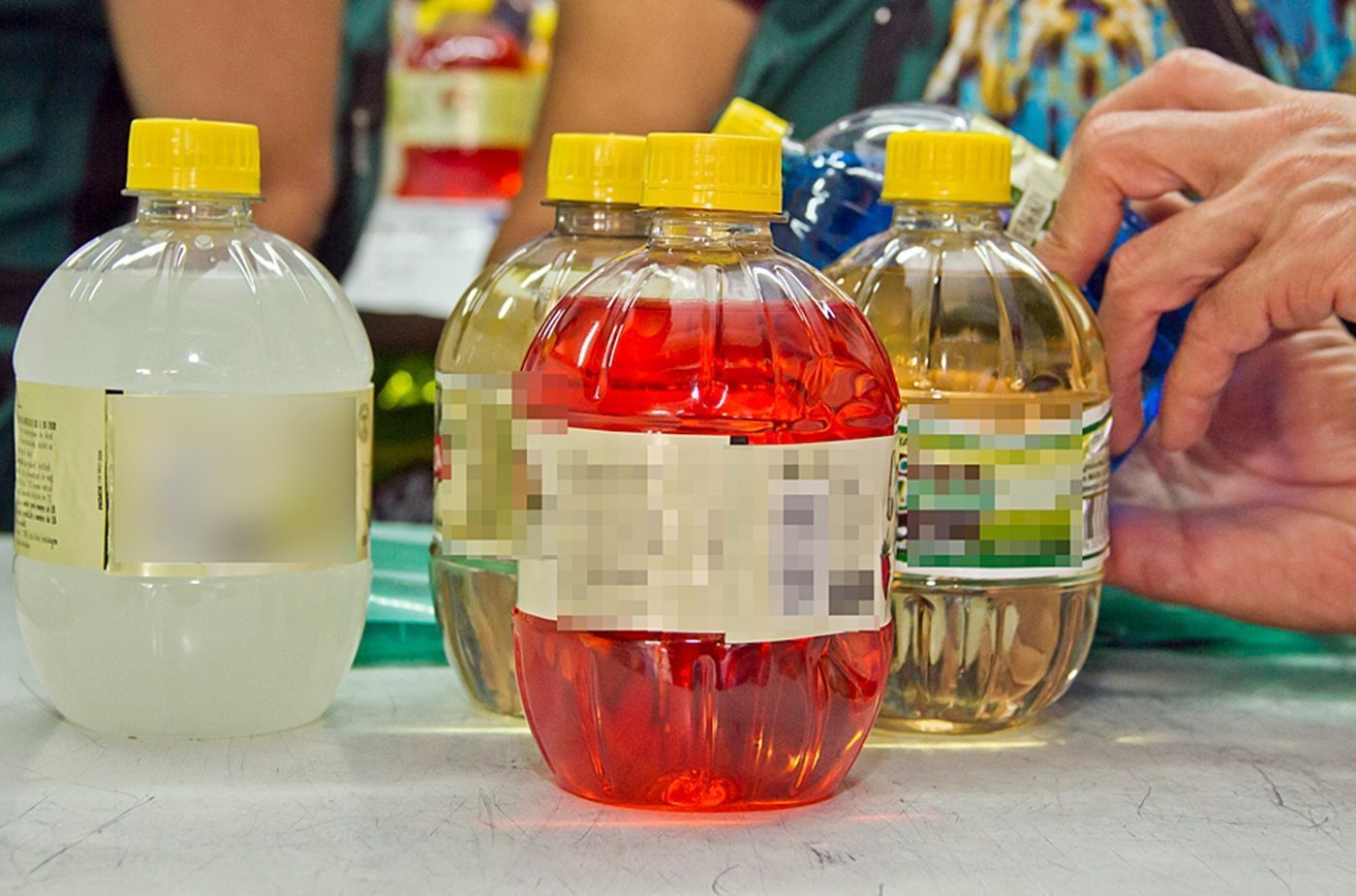 Distribuidora suspeita de vender etanol como cachaça é fechada no Centro de BH