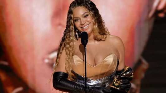 Diva pop é a artista mais premiada da história do Grammy