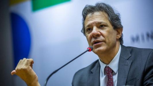 Divergências sobre o déficit zero começaram quando o presidente Luiz Inácio Lula da Silva (PT) admitiu que meta 'dificilmente' seria alcançada