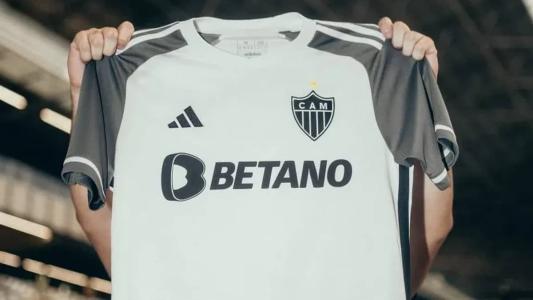 Diversas imagens da camisa branca do Galo já circularam pelas redes sociais