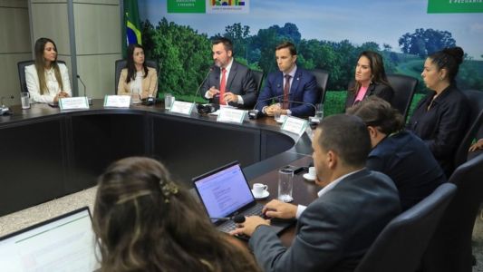 Reunião foi conduzida pelo secretário de Comércio e Relações Internacionais, Luis Rua