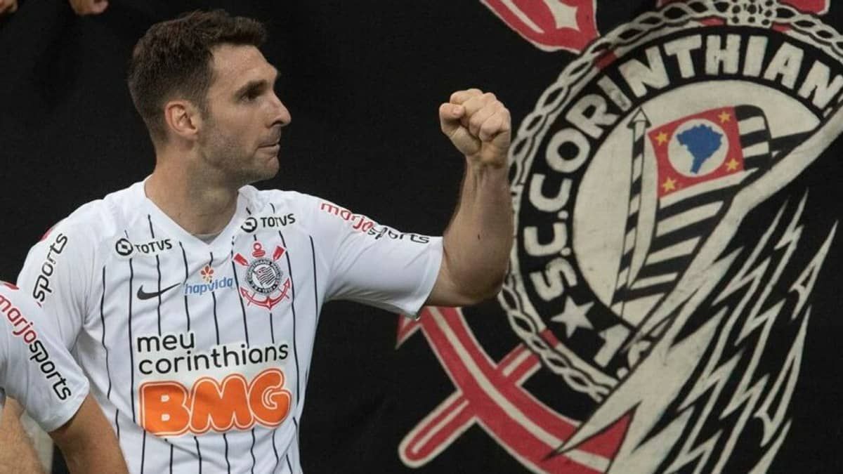 Corinthians perde ação e corre risco de ser proibido de fazer contratações