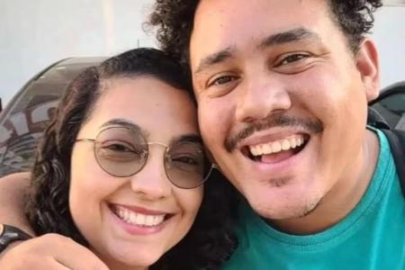 Foto mostra Camila Moura e o companheiro, Lucas Buda, que participa do BBB24
