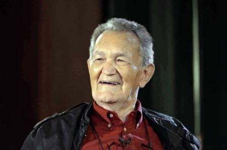 Léo Batista, de 92 anos, está internado em estado grave no Rio de Janeiro