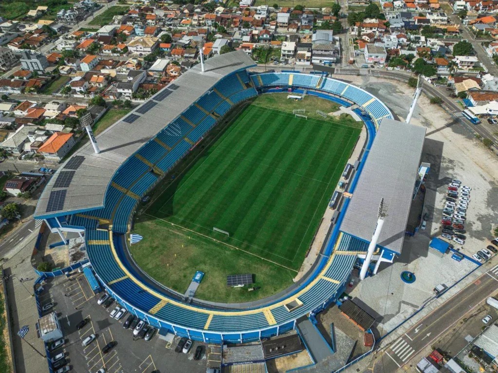 Avaí troca o gramado da Ressacada para receber jogos no inverno; veja imagens
