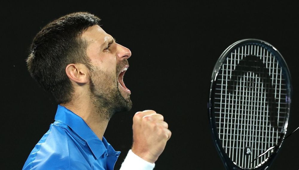 Djokovic avança no Australian Open em estreia de Murray como técnico; Sinner vence