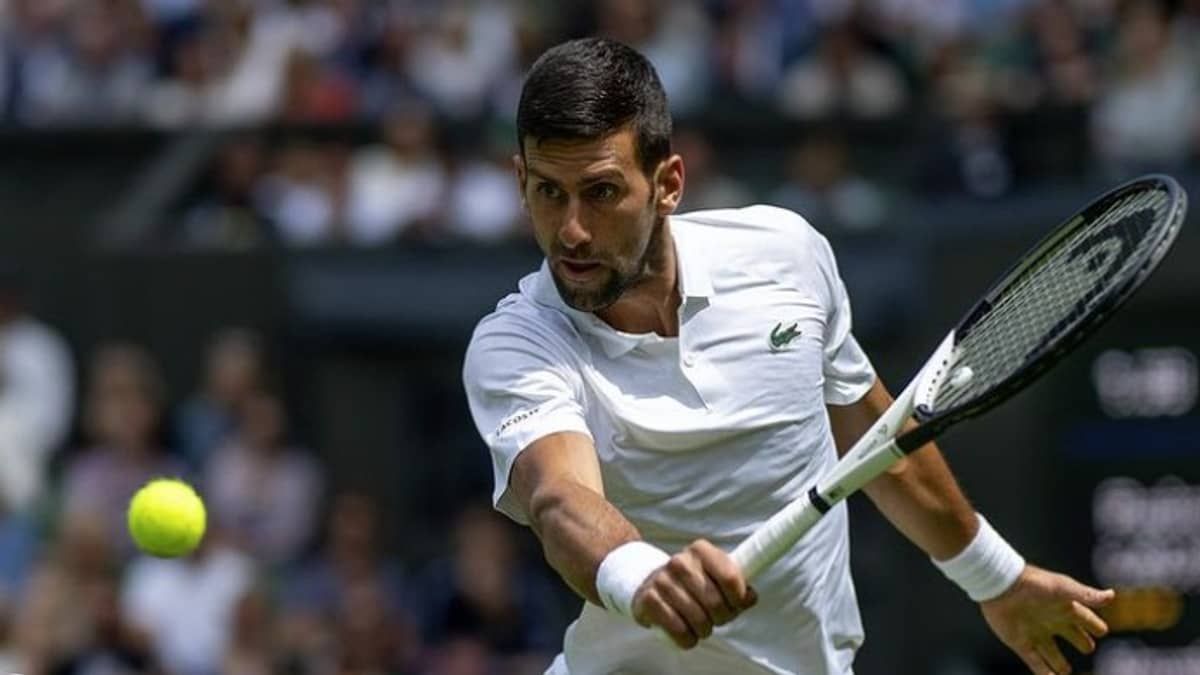 Djokovic supera Hurcakz em seu 100º jogo em Wimbledon e vai às quartas de final