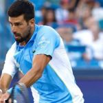 Djokovic e Swiatek vencem e vão às oitavas do torneio de Cincinnati