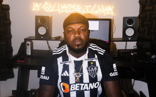 Atlético e rapper Djonga fazem lançamento da camisa de 2024; veja imagens