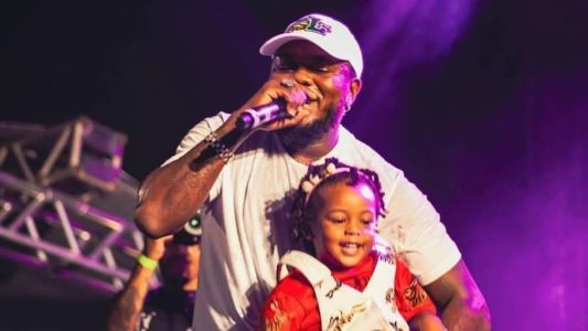 Djonga é um rapper mineiro, natural de Belo Horizonte