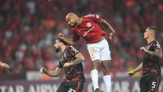 Do elenco que enfrentou o River, há quatro anos, somente o zagueiro Rodrigo Moledo é remanescente.