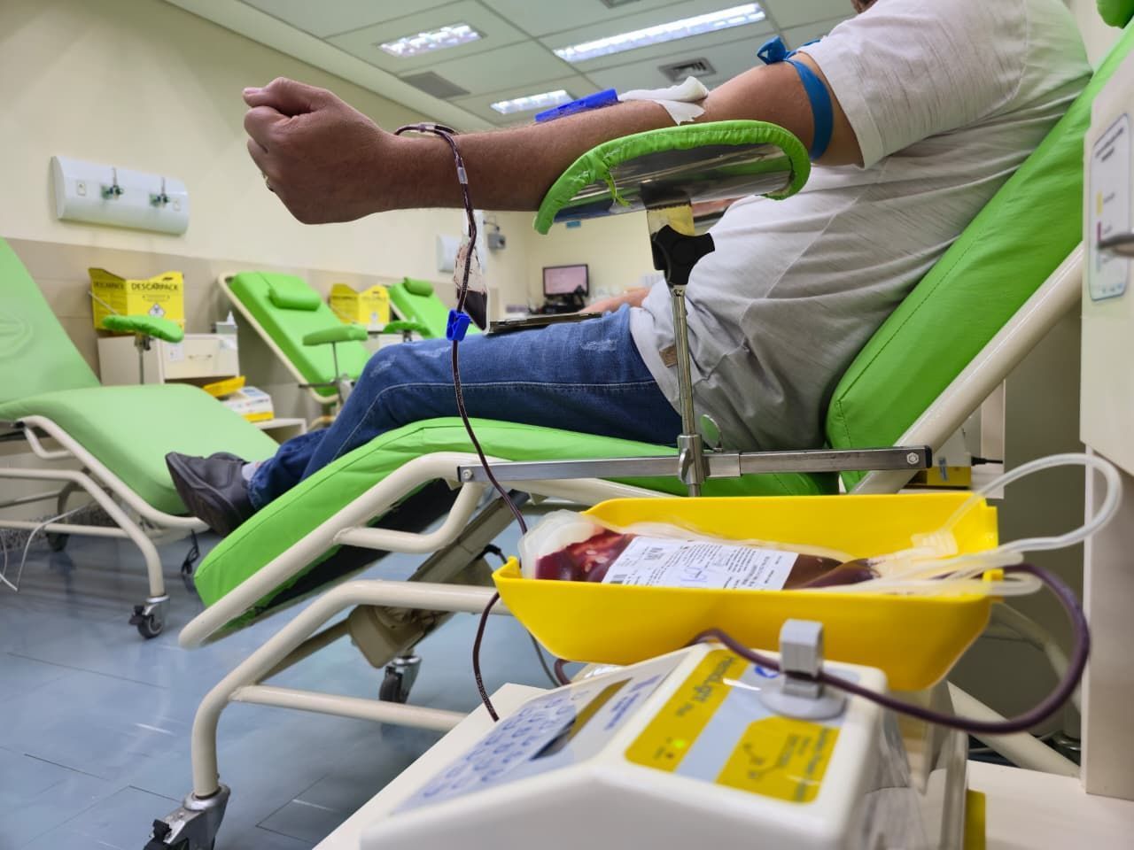 Com baixo estoque, Hospital Márcio Cunha abre agenda para doações de sangue no sábado