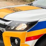 Motociclista usa crachá falso de oficial de Justiça para tentar enganar a polícia no interior de Minas