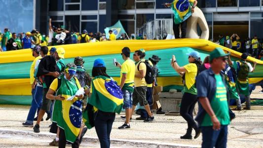 Documentos divulgados pela 'Folha de S.Paulo' apontam que GSI e Ministério da Justiça foram alertados sobre ataques dois dias antes