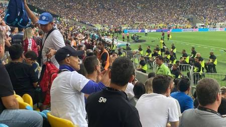 Dodô na arquibancada do Maracanã