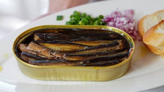 Doentes teriam se intoxicado com um prato de sardinhas em conserva