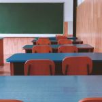 Professora é gravada gritando com aluno autista em escola particular: 'falta de uma boa surra'