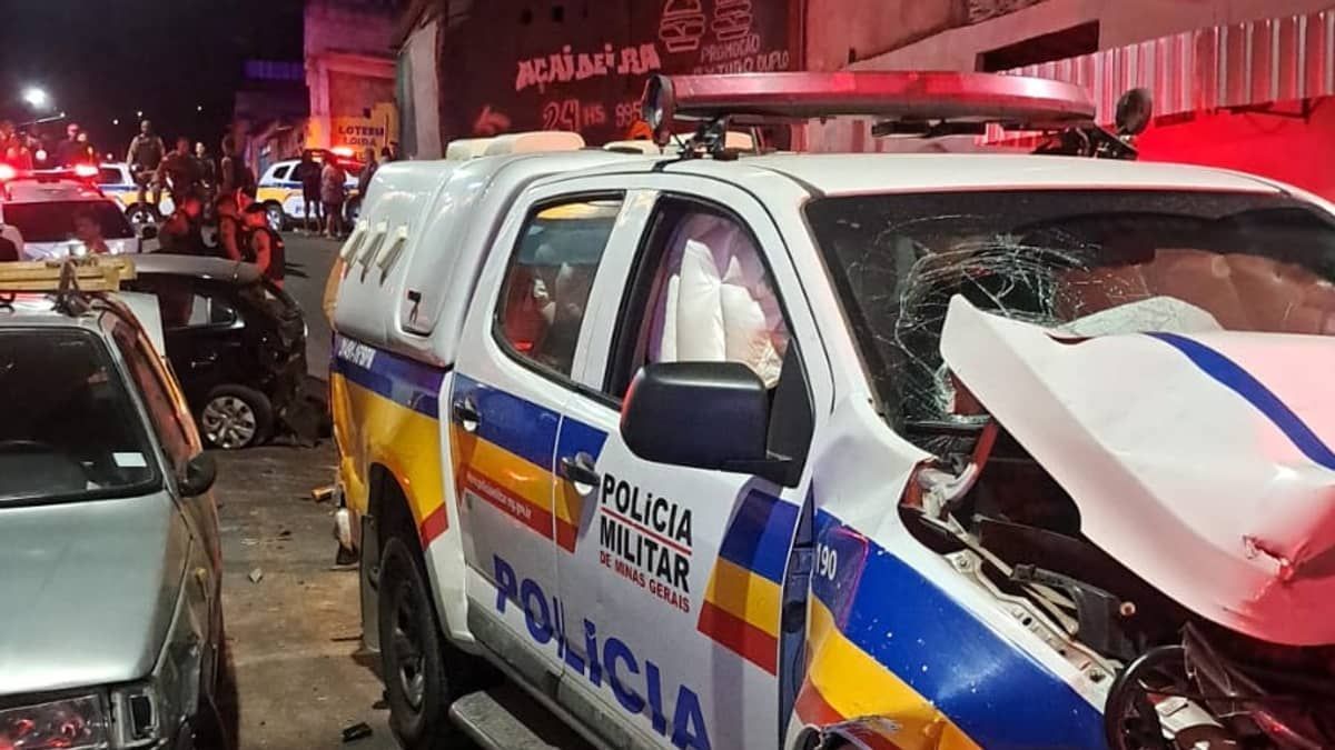 Grave acidente com viatura, carros e moto deixa sete feridos na região Nordeste de Belo Horizonte 