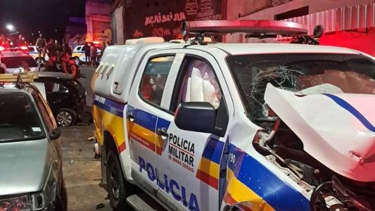 Dois militares que estavam na viatura foram levados para o Hospital Militar, no bairro Santa Efigênia