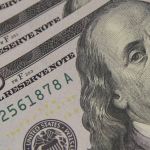 Entenda por que o dólar subiu 6% nos últimos dias e voltou a ficar acima dos R$ 5,00