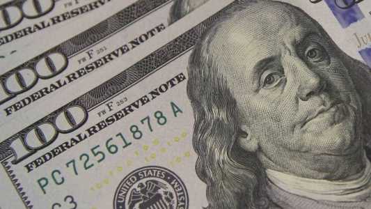 Dólar voltou a ficar acima dos R$ 5 após mais de três meses